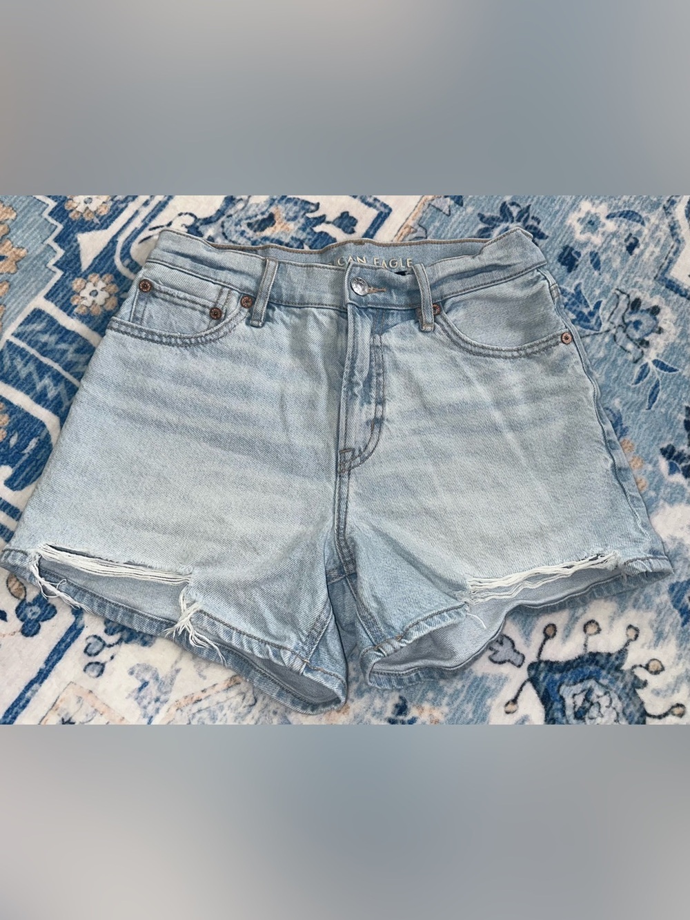 American Eagle Light Wash Strigid Distressed Denim Relaxed Shorts